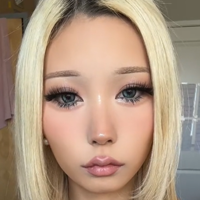 Zenith - Self Adhesive Strip Lashes